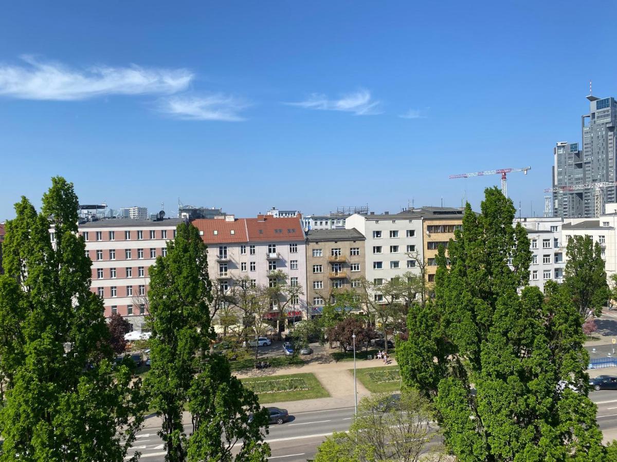 Avis Skwer Kosciuszki 17-19 * Gdynia